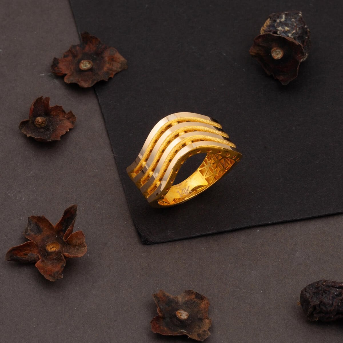 14K Yellow Gold Zigzag Ajda Ring (2.49 g)