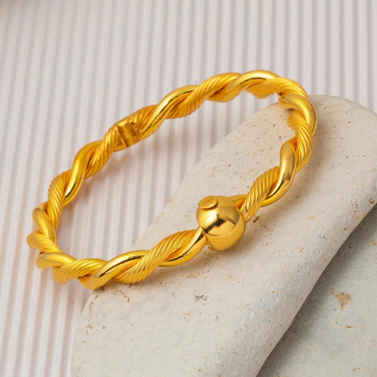 22K Yellow Gold Erzurum Twisted Hinged Cuff Bangle (20.5 g)