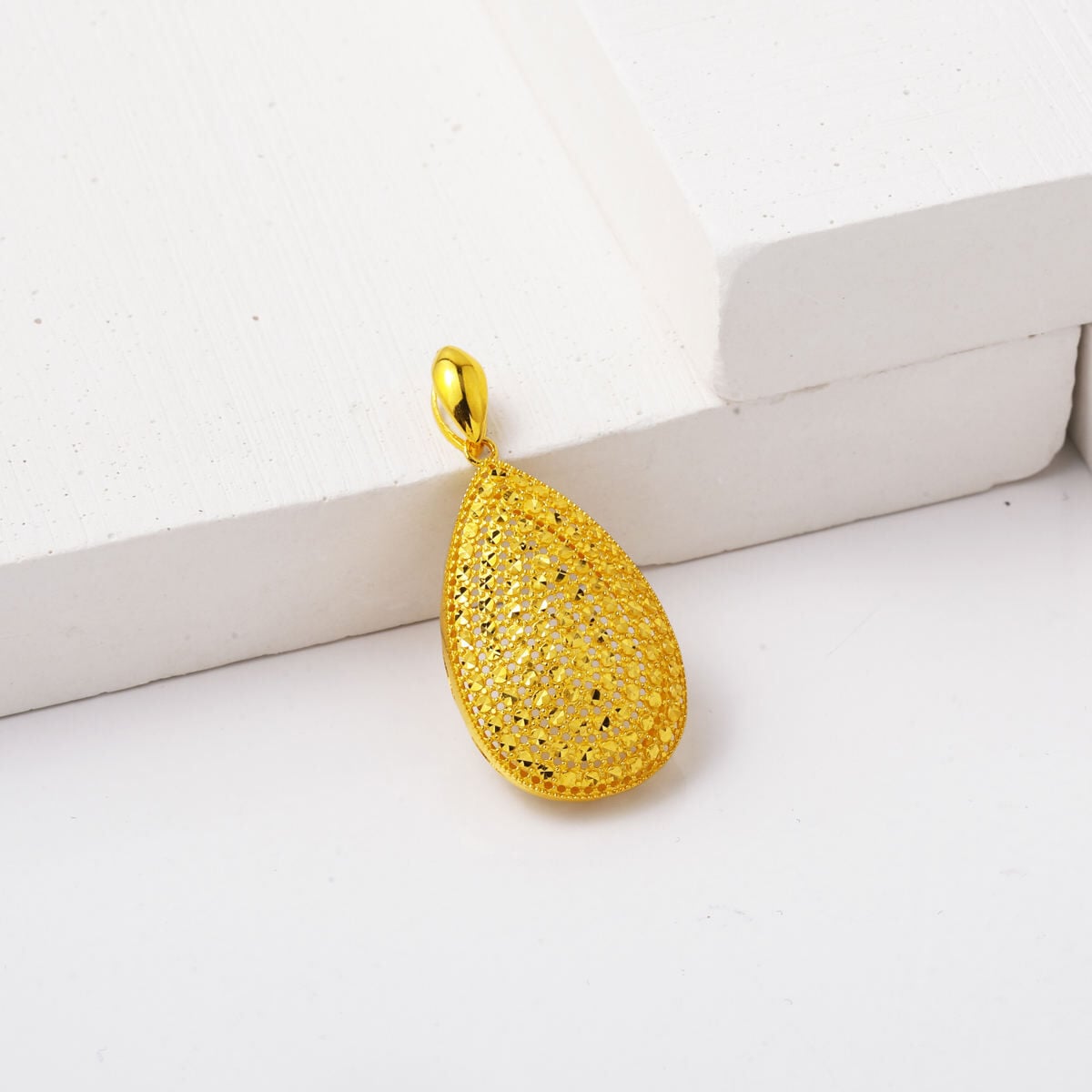 14K Yellow Gold Teardrop Pendant