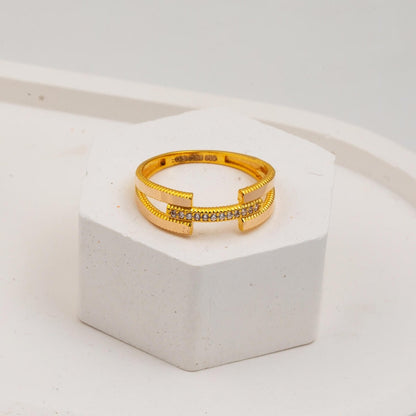 14K Yellow Gold Single Ribbed Ajda Cubic Zirconia Ring