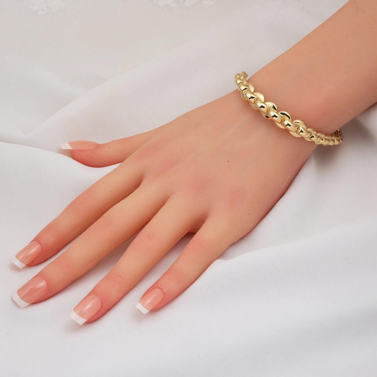 14K Yellow Gold Egg Shaped Hinged Cuff Bangle (13.5 g)