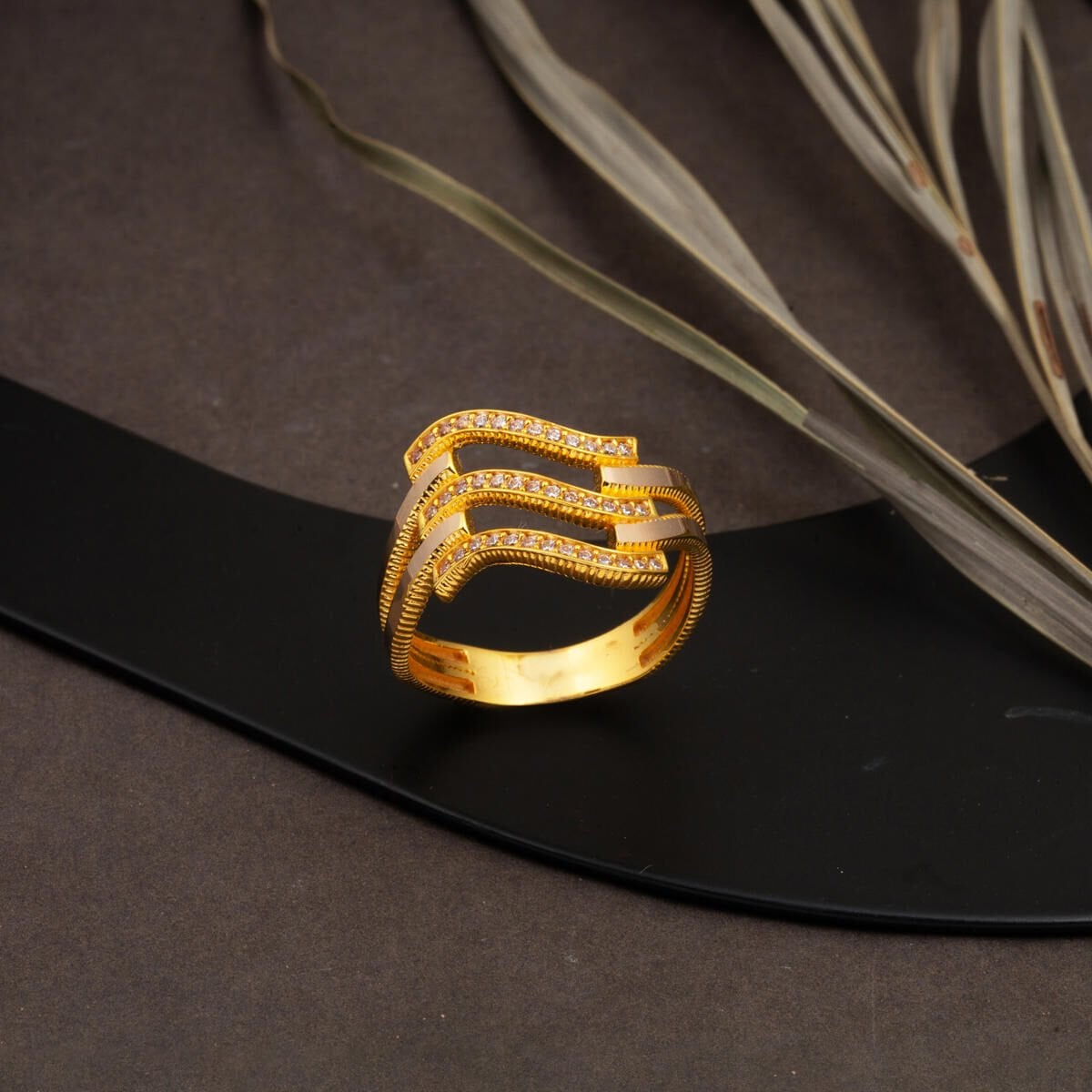 14K Yellow Gold Zigzag 3 Row Ribbed Cubic Zirconia Ring