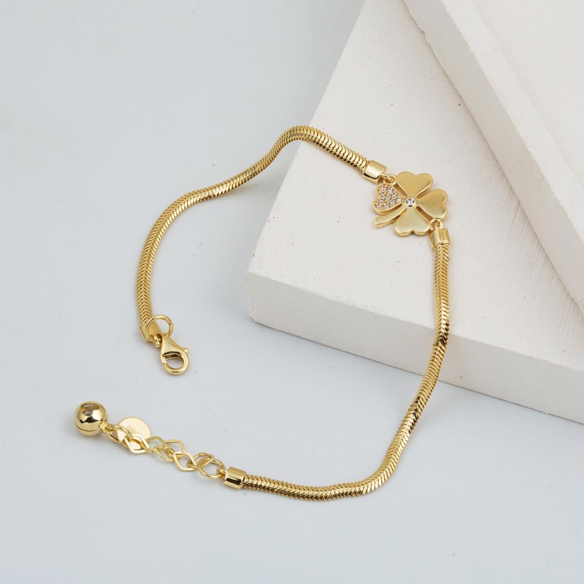 14K Yellow Gold Clover Herringbone Cubic Zirconia Bracelet