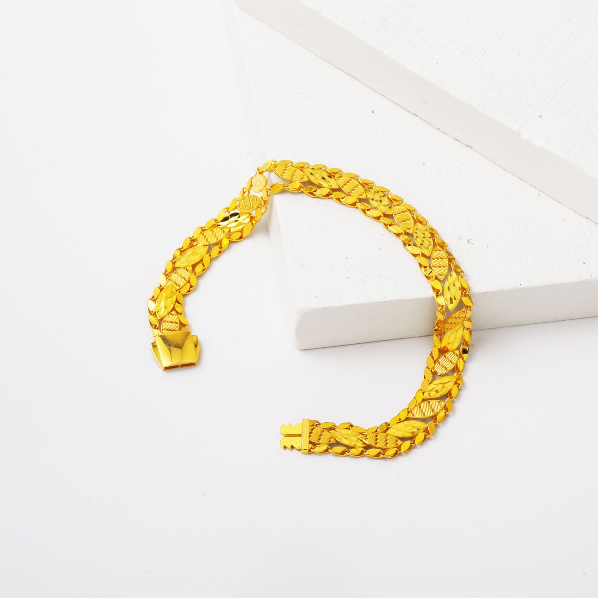 14K Yellow Gold Leaf Motif Sequin Bracelet