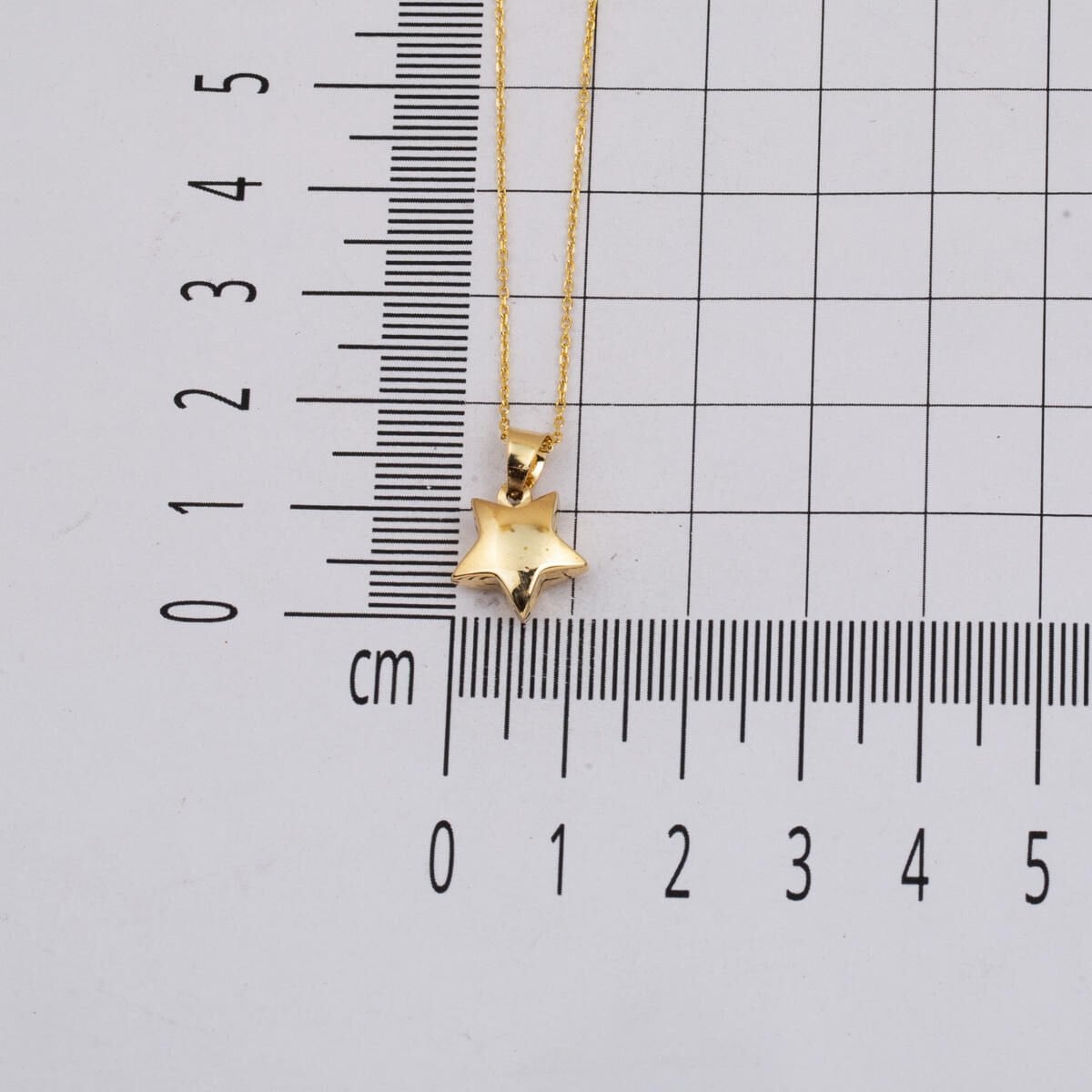 14K Yellow Gold Star Necklace (1.7 g)