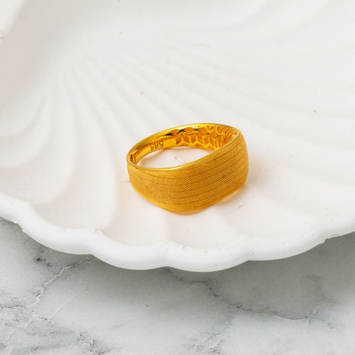 14K Yellow Gold Fashion Mesh Ring