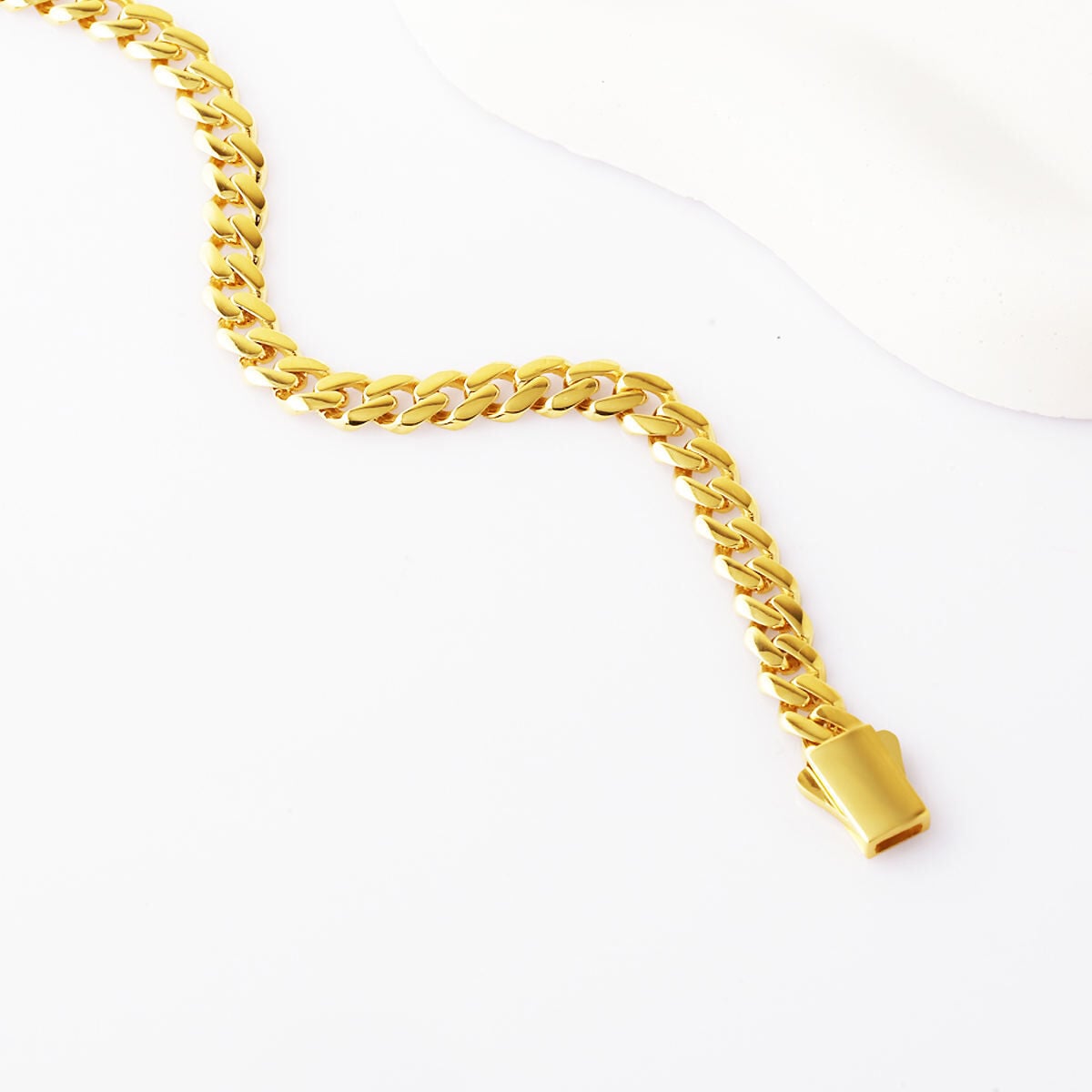 14K Yellow Gold Classic Curb Bracelet