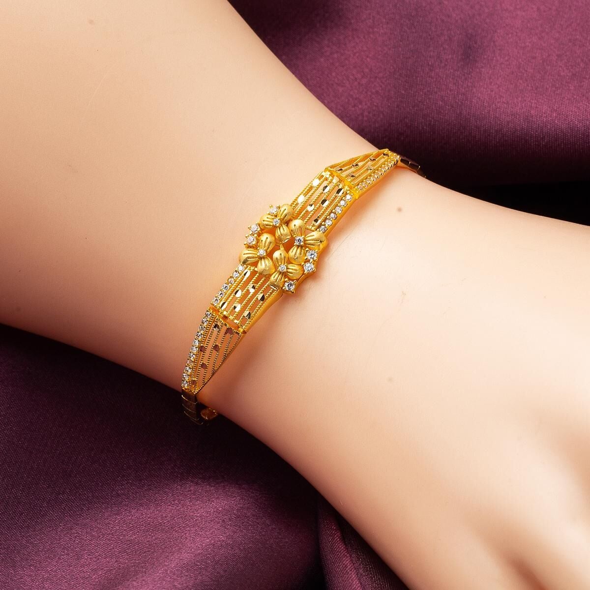 22K Yellow Gold Floral Jewelry Set