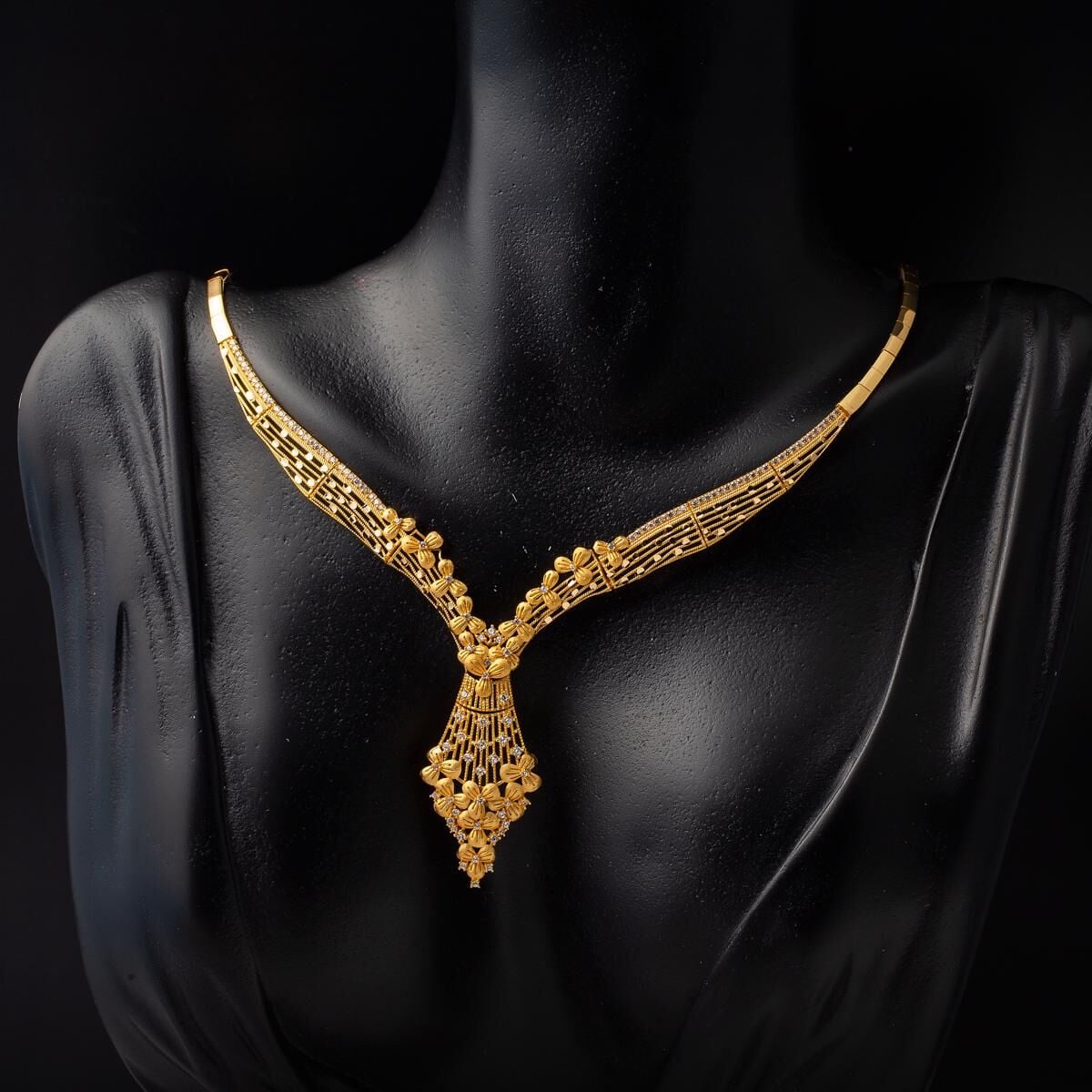 22K Yellow Gold Floral Jewelry Set
