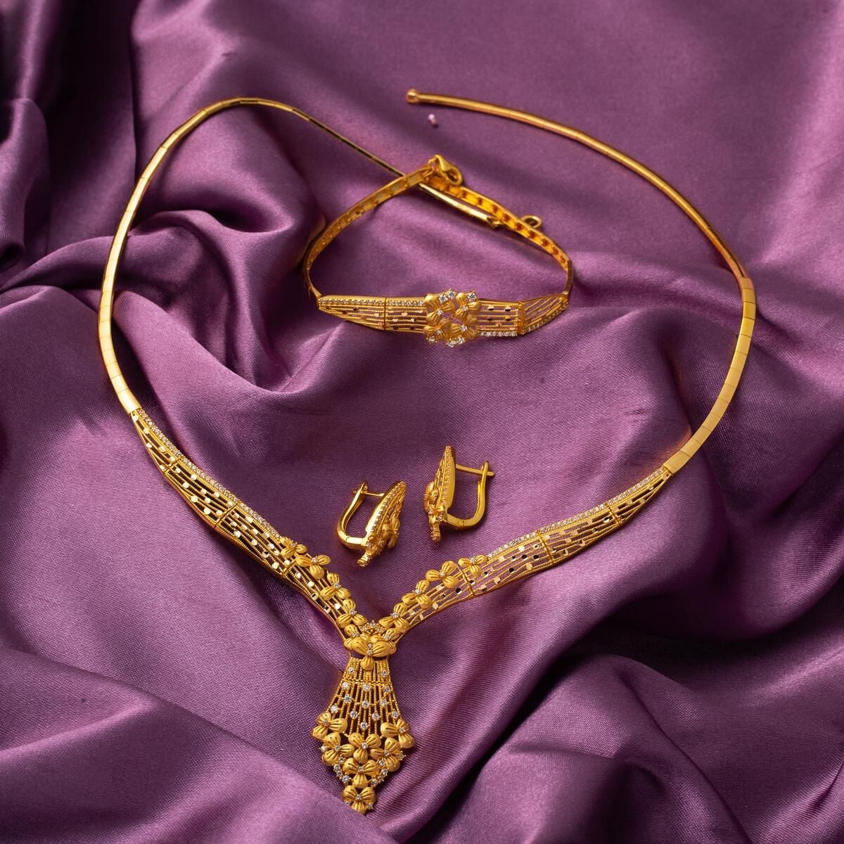 22K Yellow Gold Floral Jewelry Set