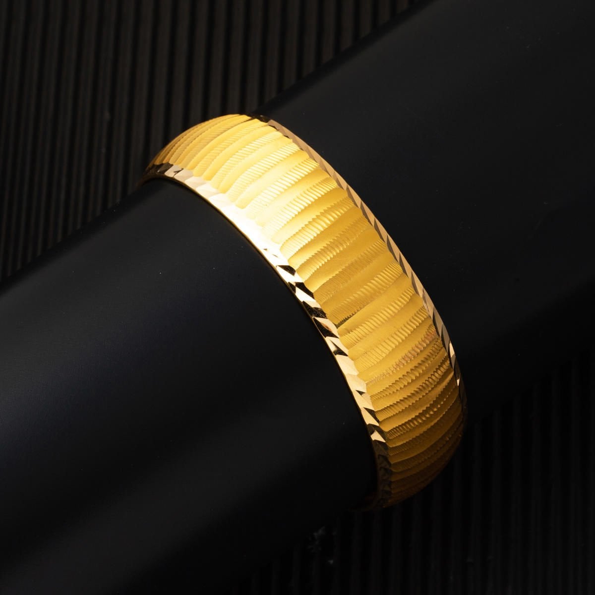 22K Yellow Gold Diamond-Cut Extra Wide Bangle