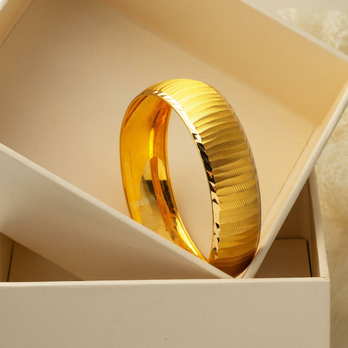 22K Yellow Gold Diamond-Cut Extra Wide Bangle