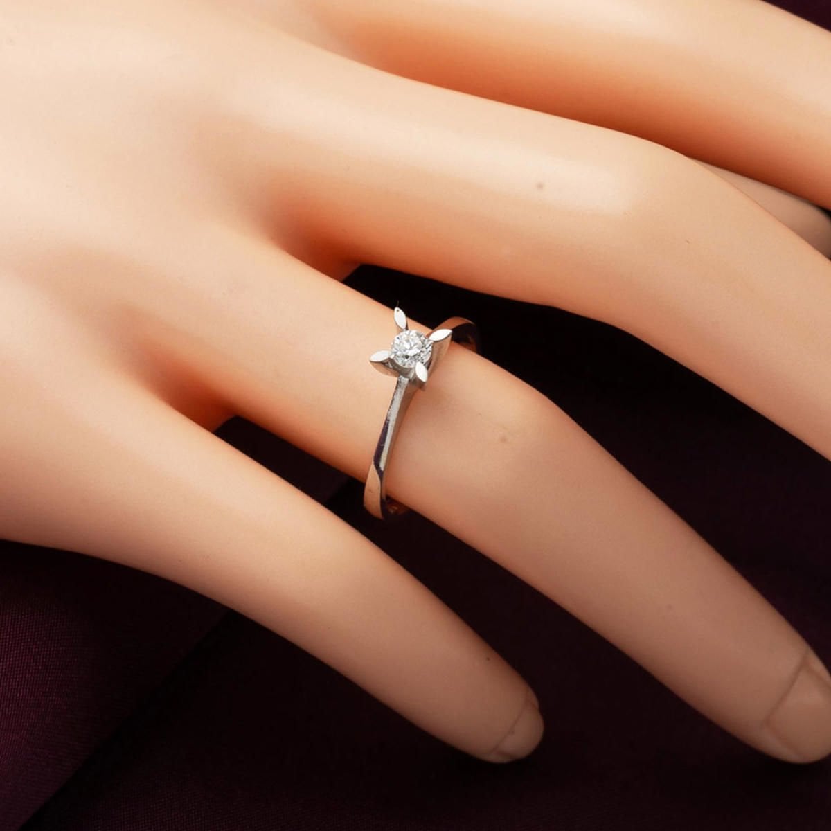 14K White Gold G Tone 0.31 Ct Diamond Solitaire Ring