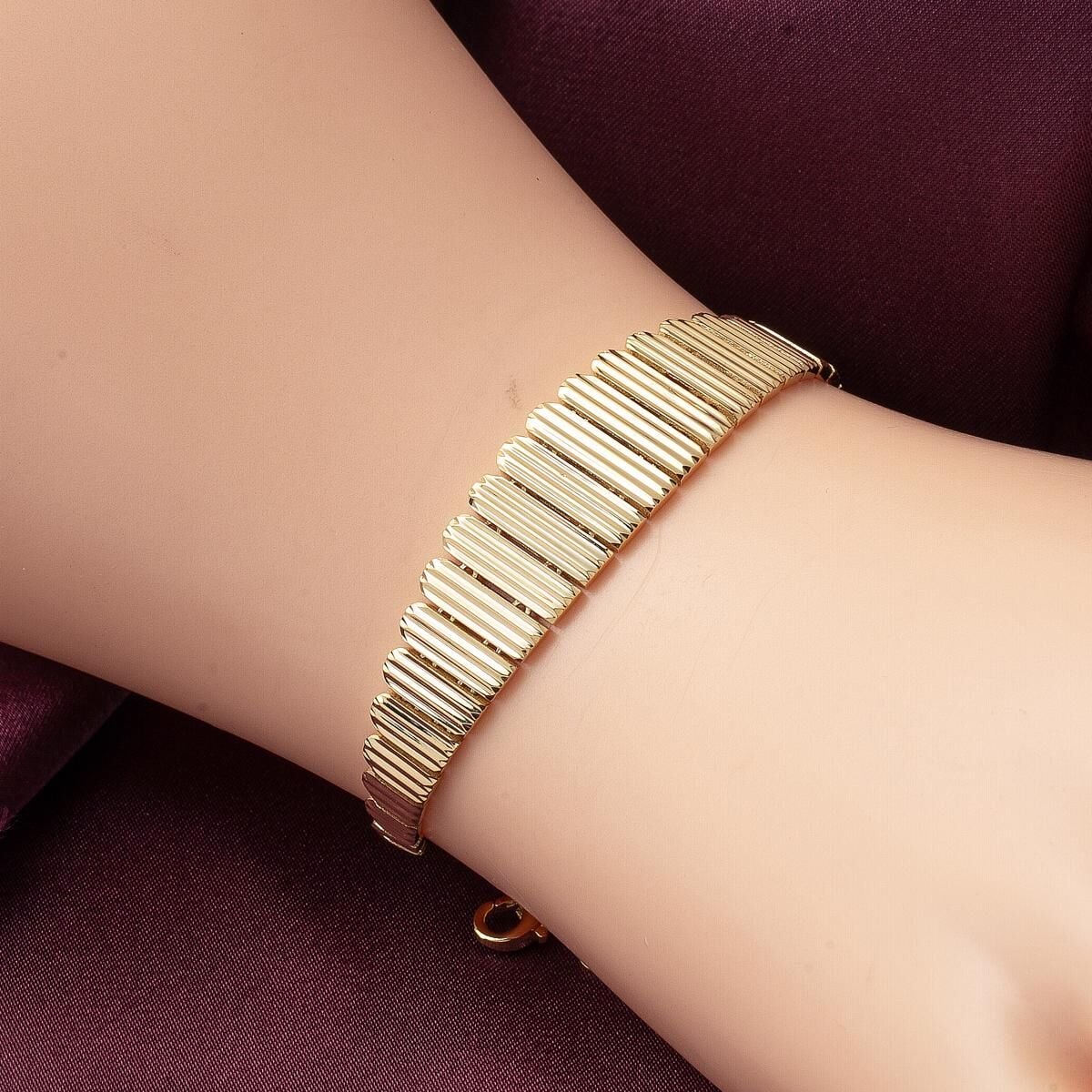 14K Yellow Gold Collar Necklace and Bracelet 2-Piece Set