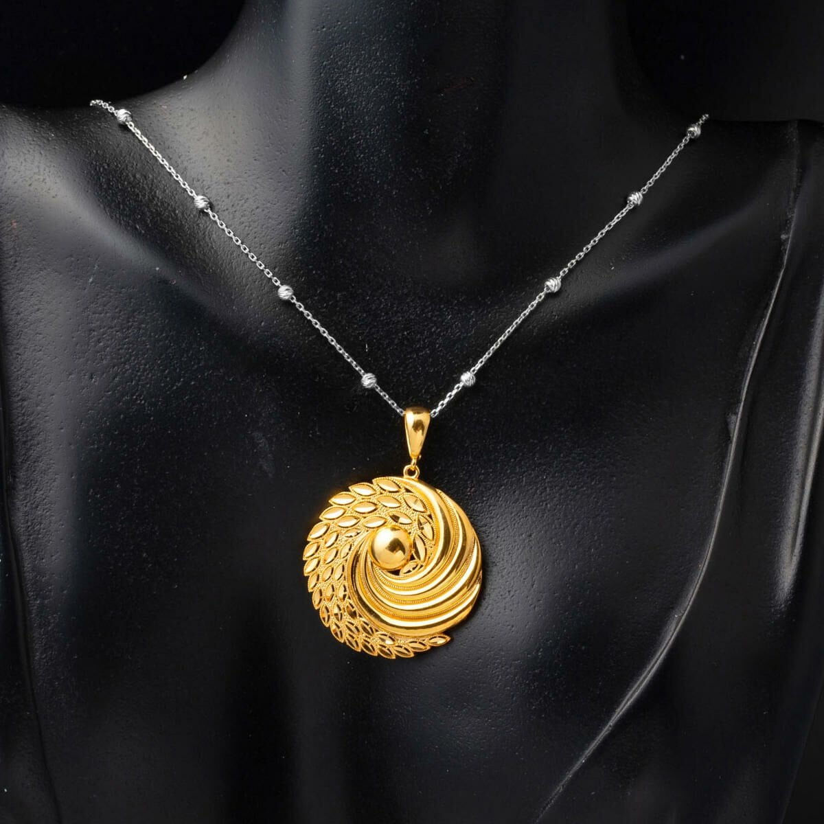 22K Yellow Gold Gobeklitepe Pendant