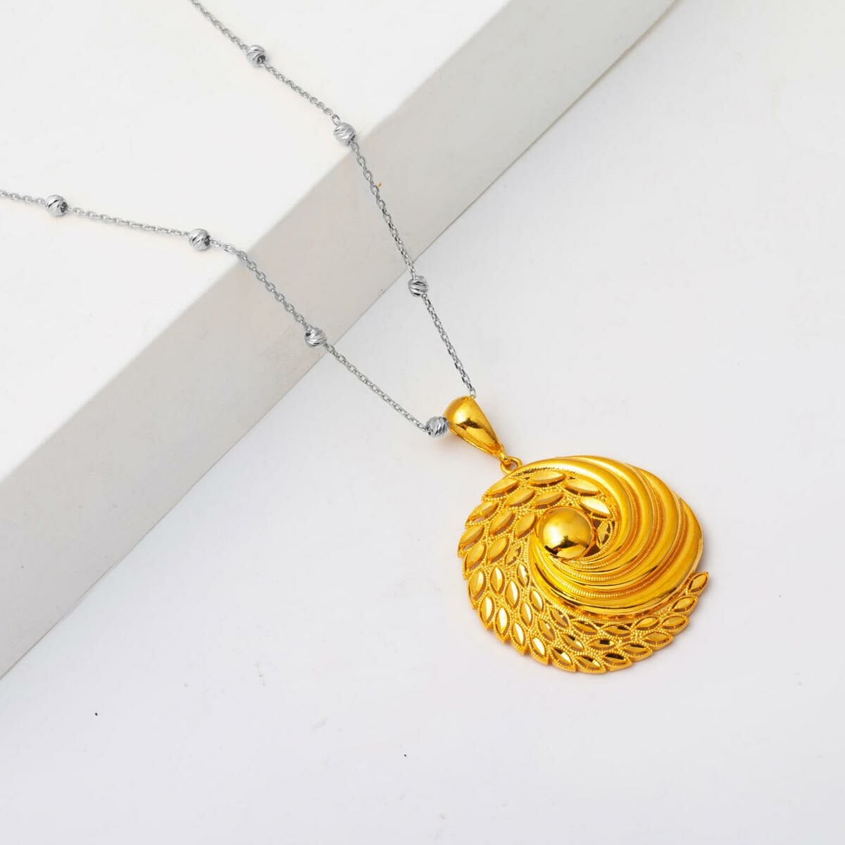 22K Yellow Gold Gobeklitepe Pendant