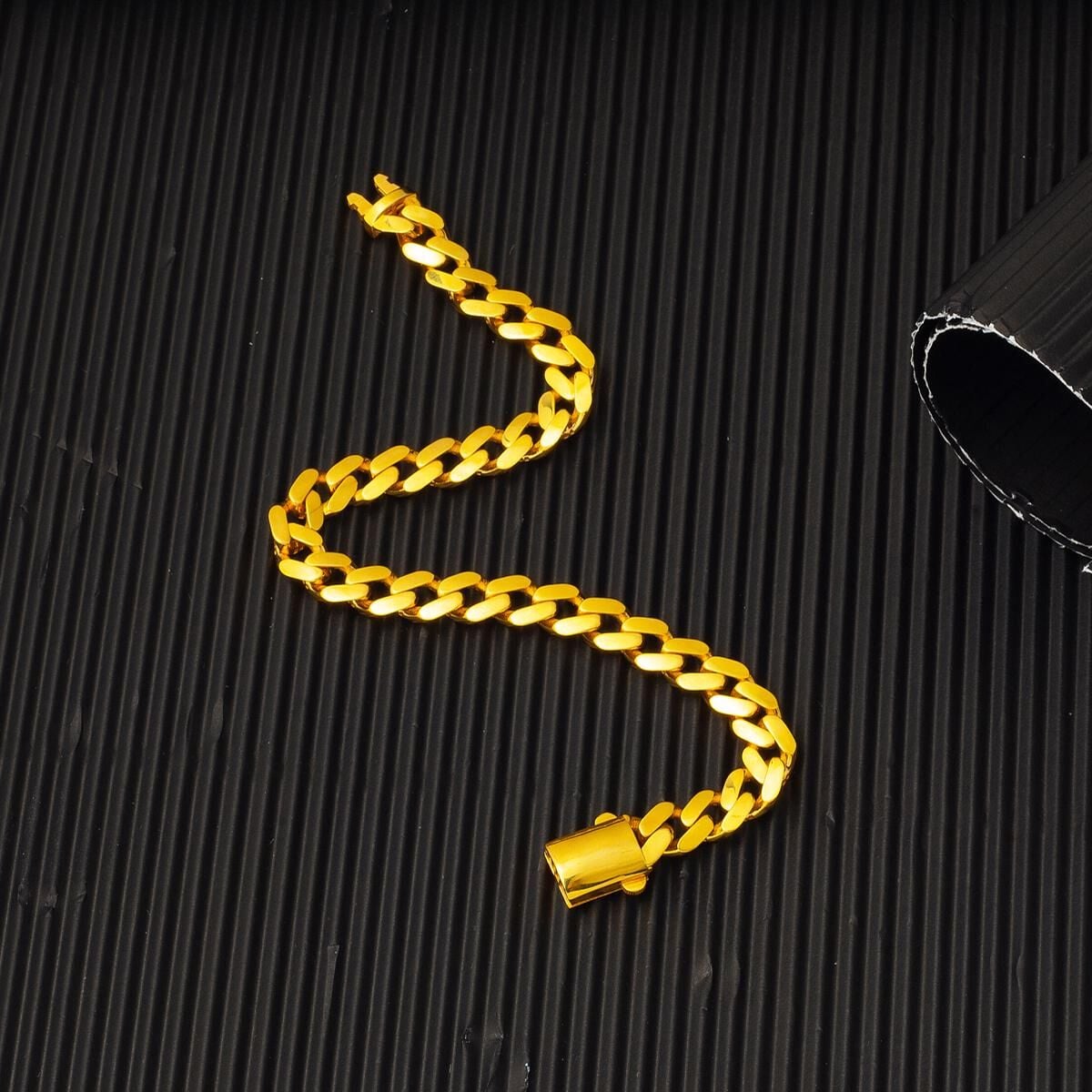 22K Yellow Gold Curb Chain Bracelet