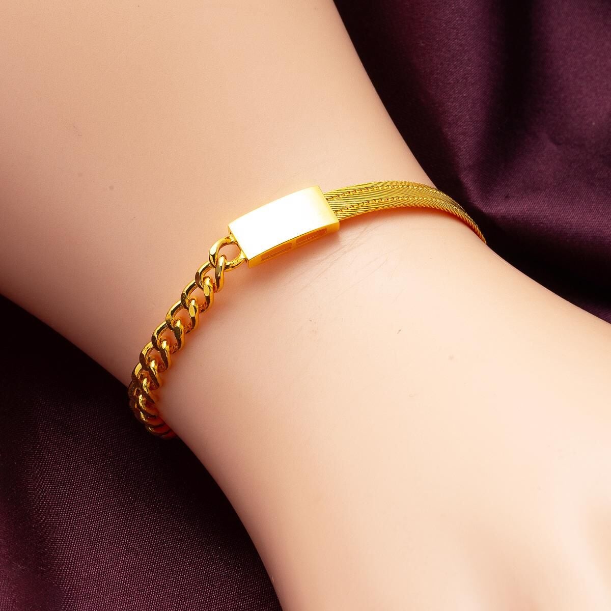 14K Yellow Gold Curb Chain Mesh Bracelet