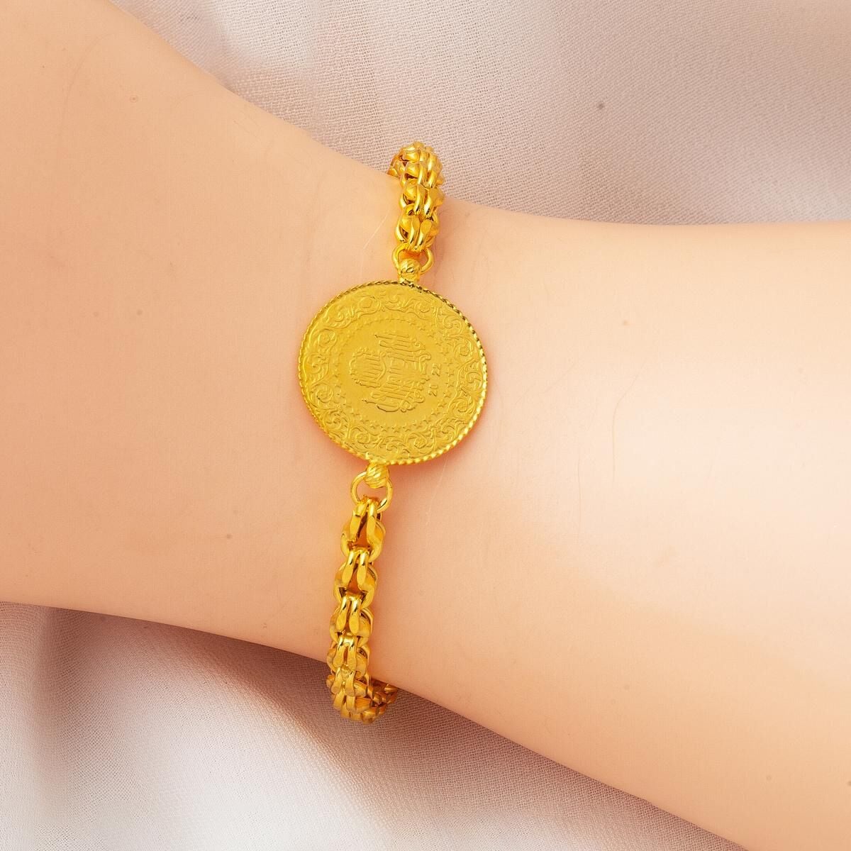 14K Yellow Gold Guverse Chain Quarter Coin Bracelet
