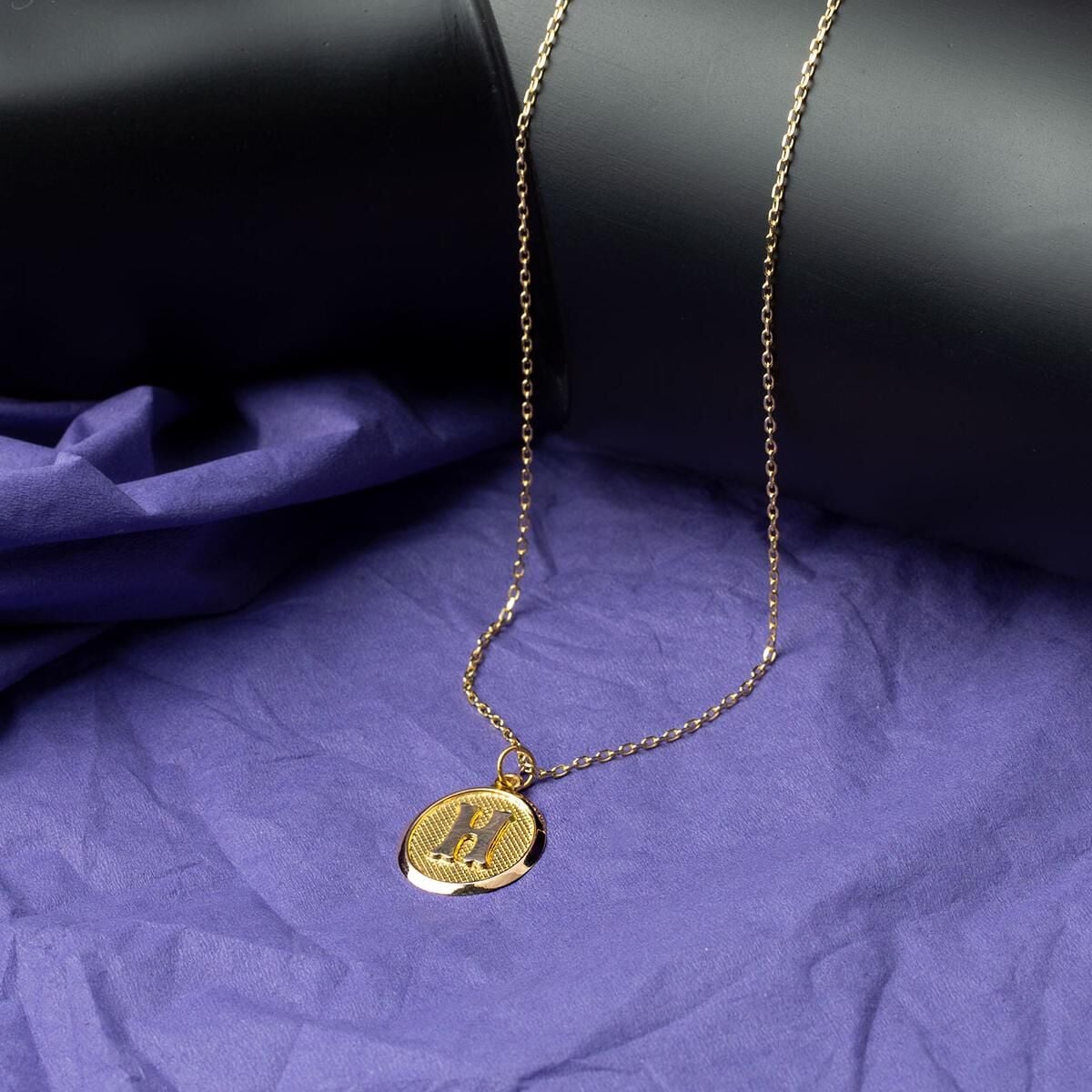 14K Yellow Gold Initial H Oval Necklace