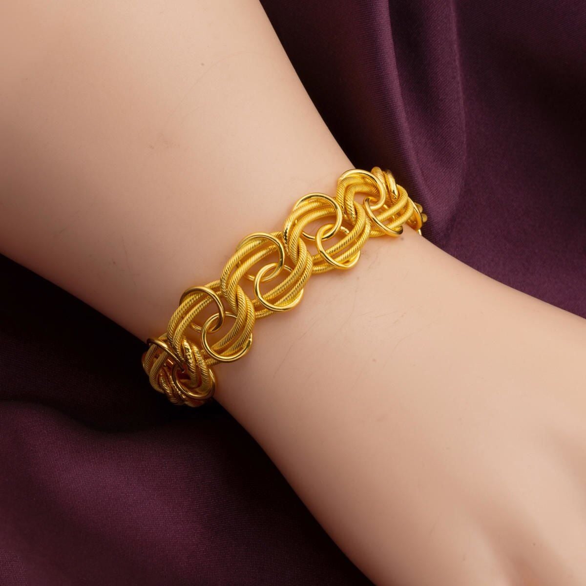 22K Yellow Gold Hoop Bracelet (13.3 g)