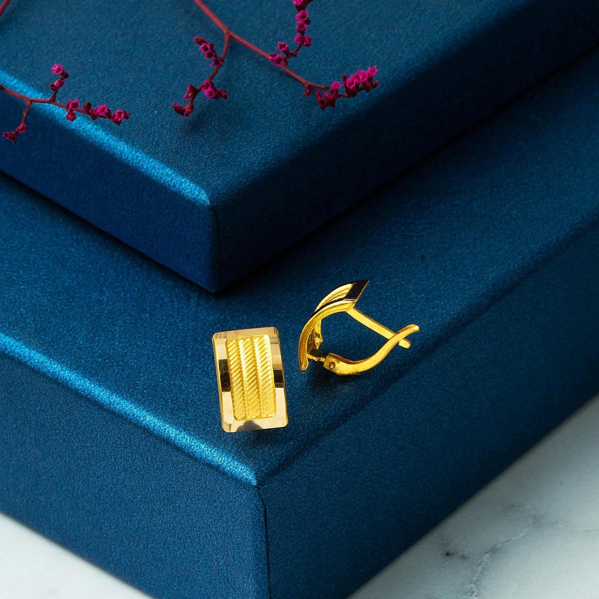 14K Yellow Gold Mesh Earrings