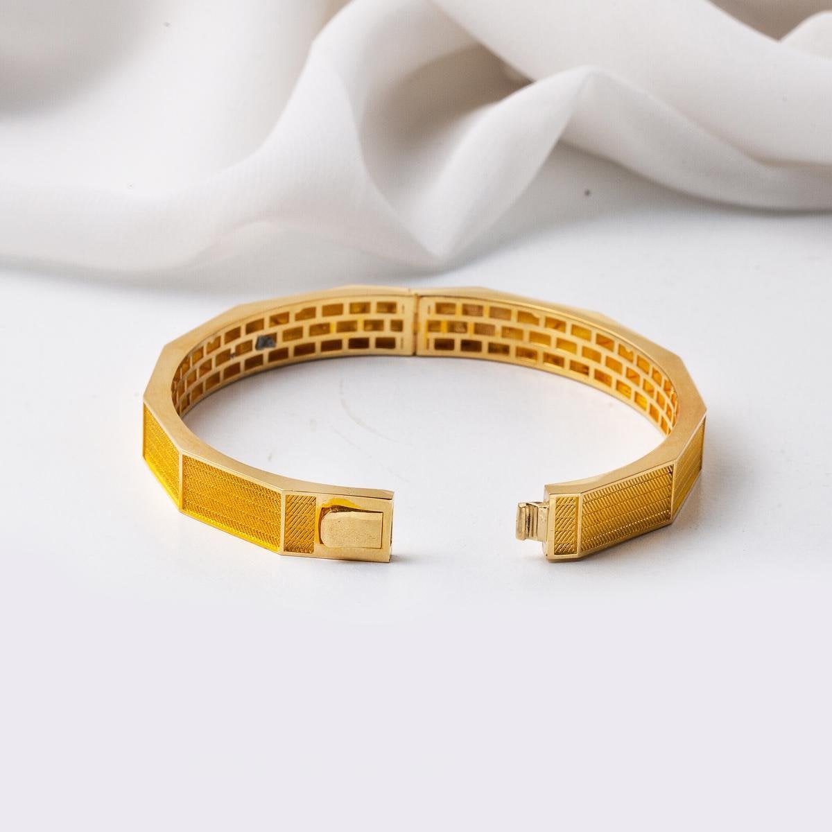 14K Yellow Gold Mesh Hinged Cuff Bangle