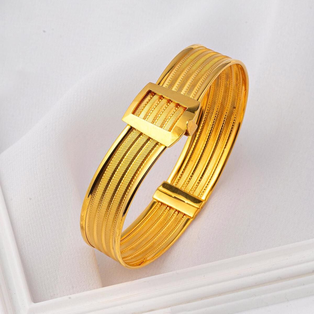 22K Yellow Gold Mesh Hinged Cuff Bangle (21.72 g)