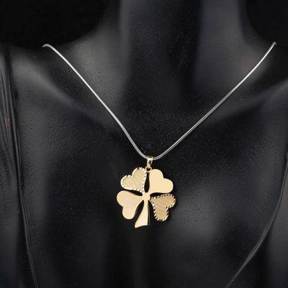 14K Yellow Gold Mesh Patterned Clover Pendant