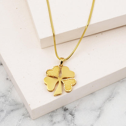 14K Yellow Gold Mesh Patterned Clover Necklace