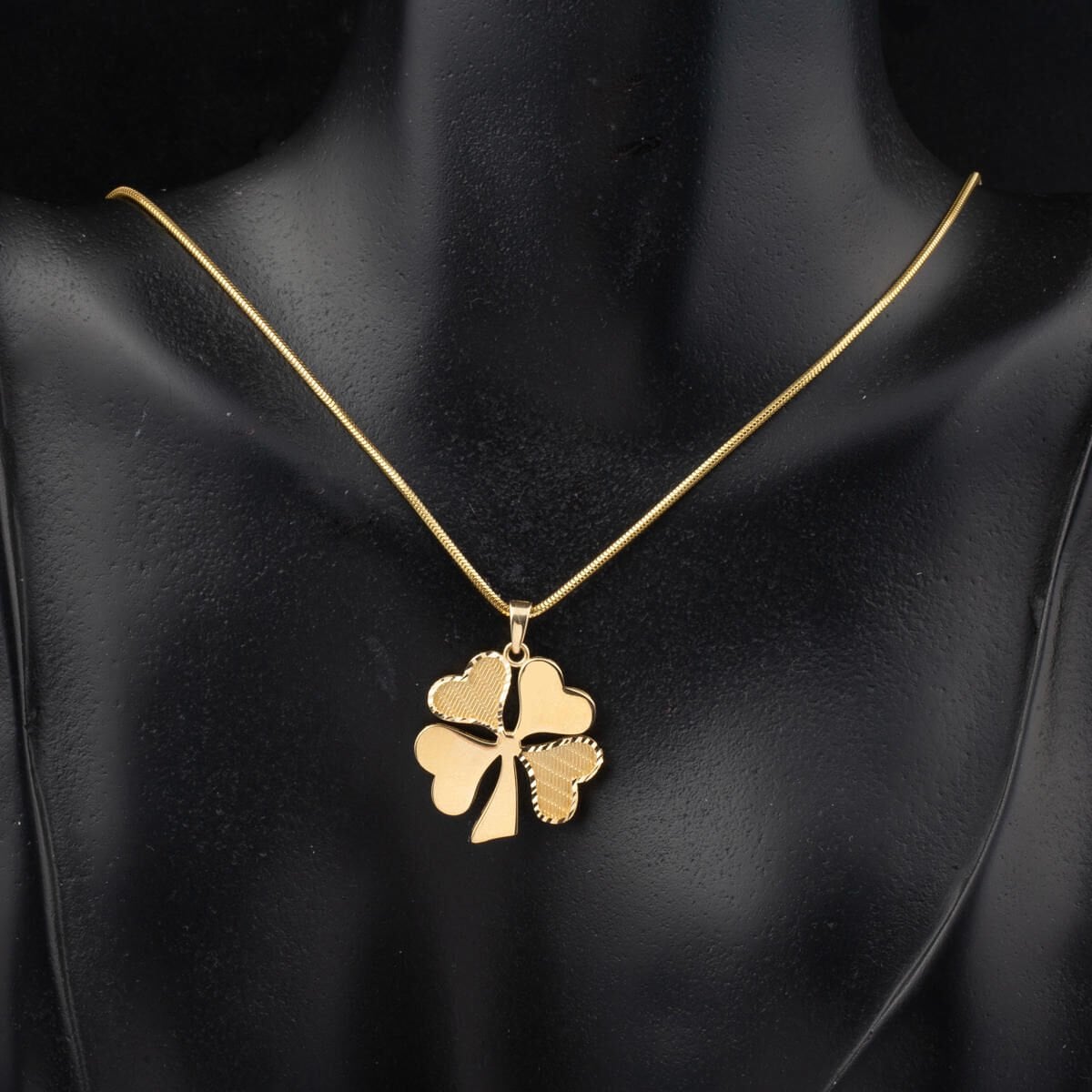 14K Yellow Gold Mesh Patterned Clover Necklace