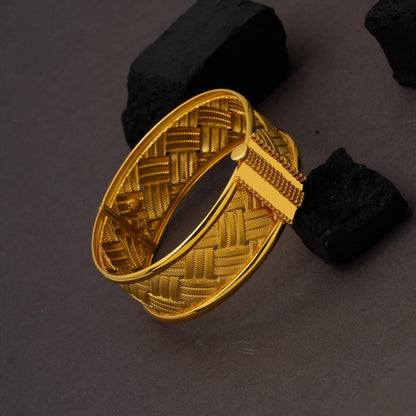 22K Yellow Gold Mesh Braided Hinged Cuff Bangle