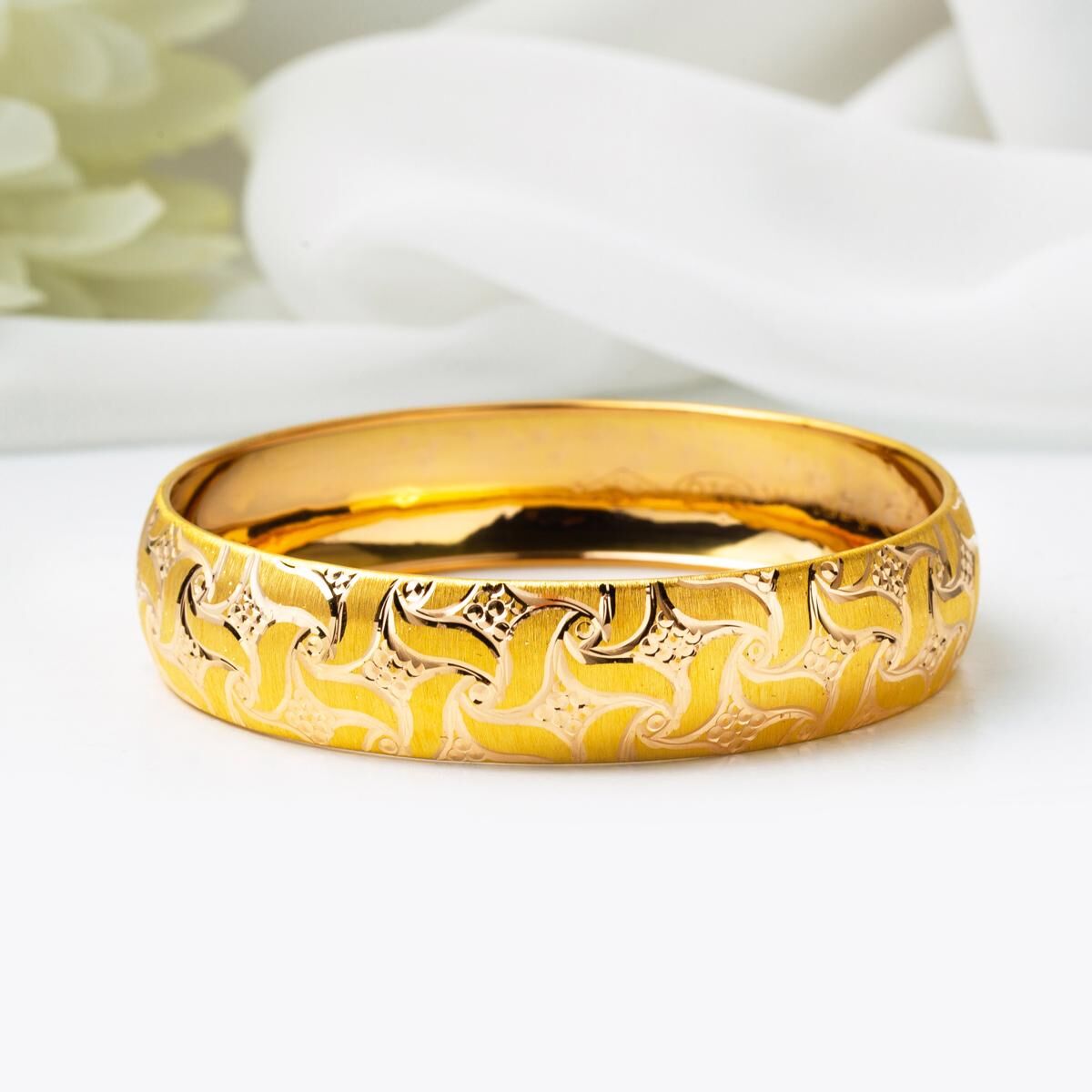 22K Yellow Gold Life Flower Bangle