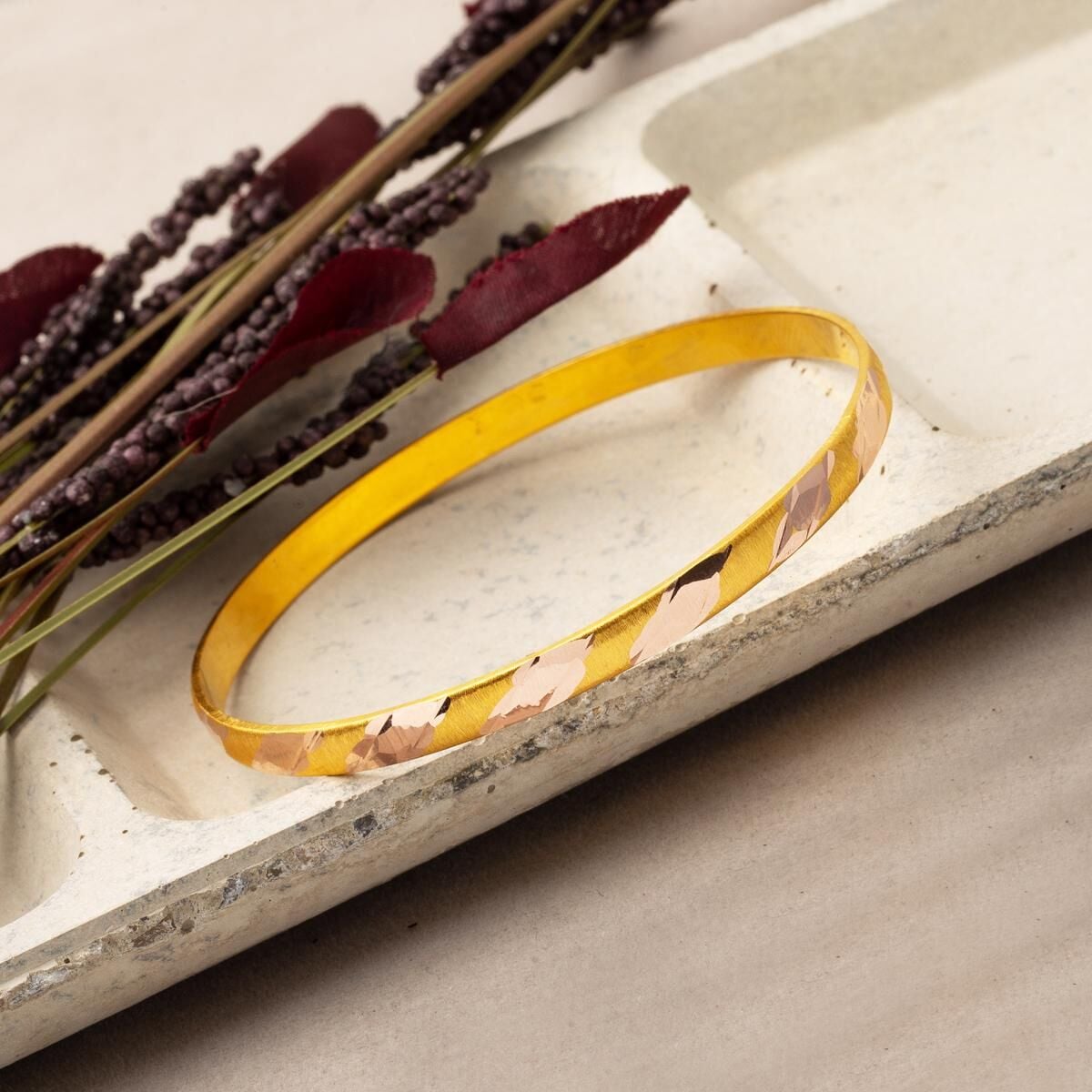 14K Yellow Gold Gift Bangle (3.9 g)