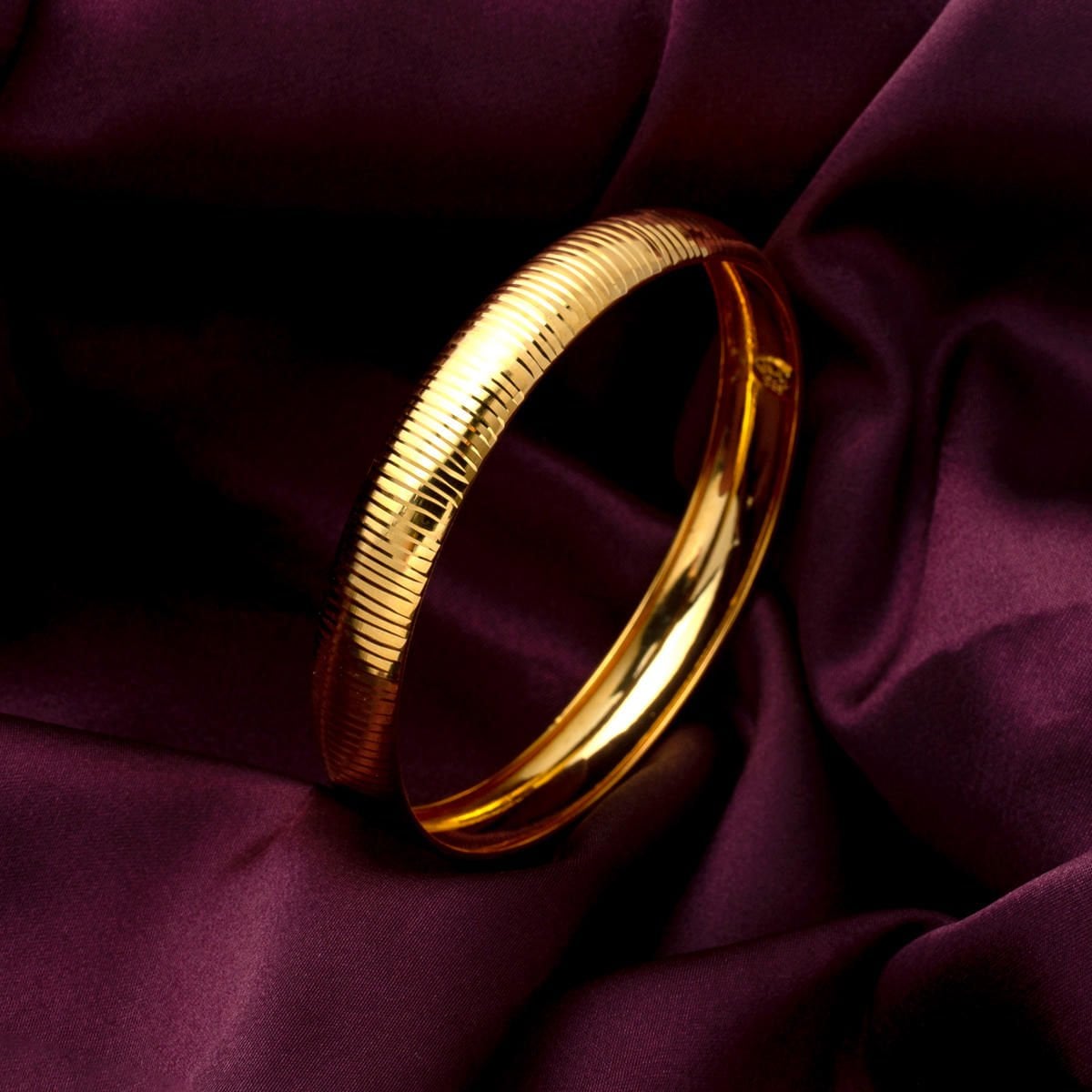 14K Yellow Gold Gift Bangle (6.5 g)