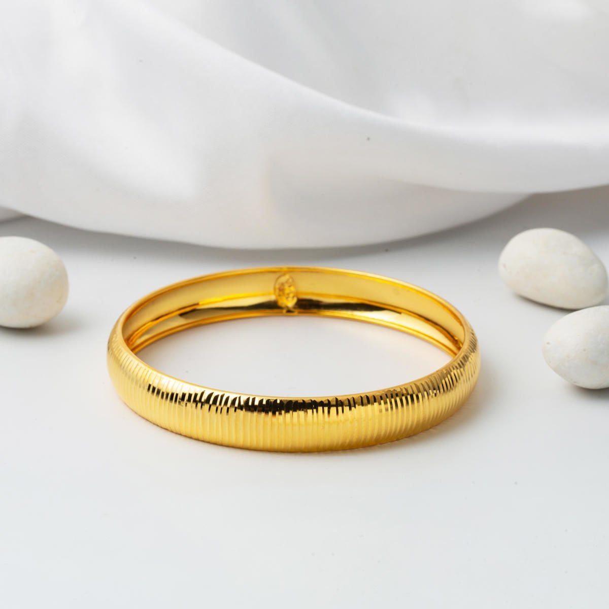 14K Yellow Gold Gift Bangle (6.5 g)