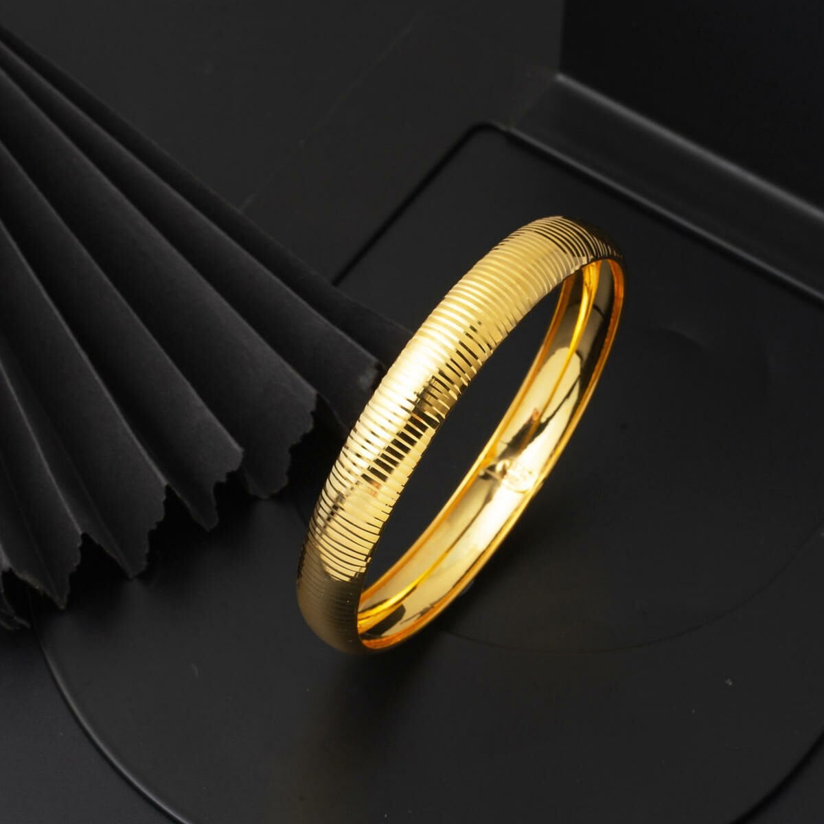 14K Yellow Gold Gift Bangle (6.5 g)