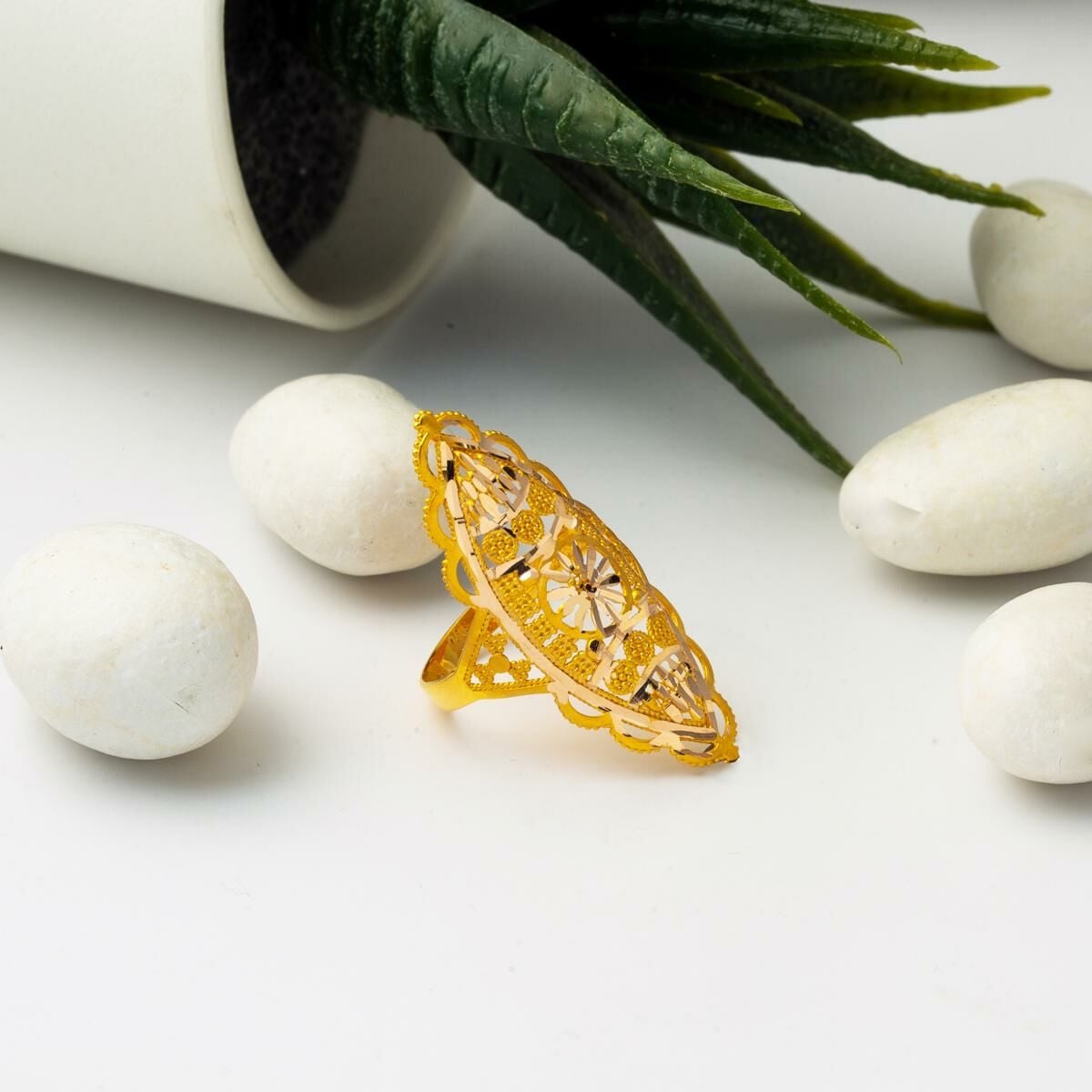 14K Yellow Gold Indian Style Motif Ring