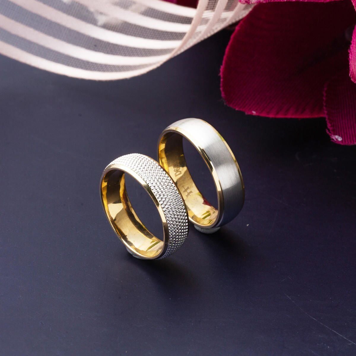 14K Yellow Gold Two-Tone Men's Wedding Band Ring (4 g)