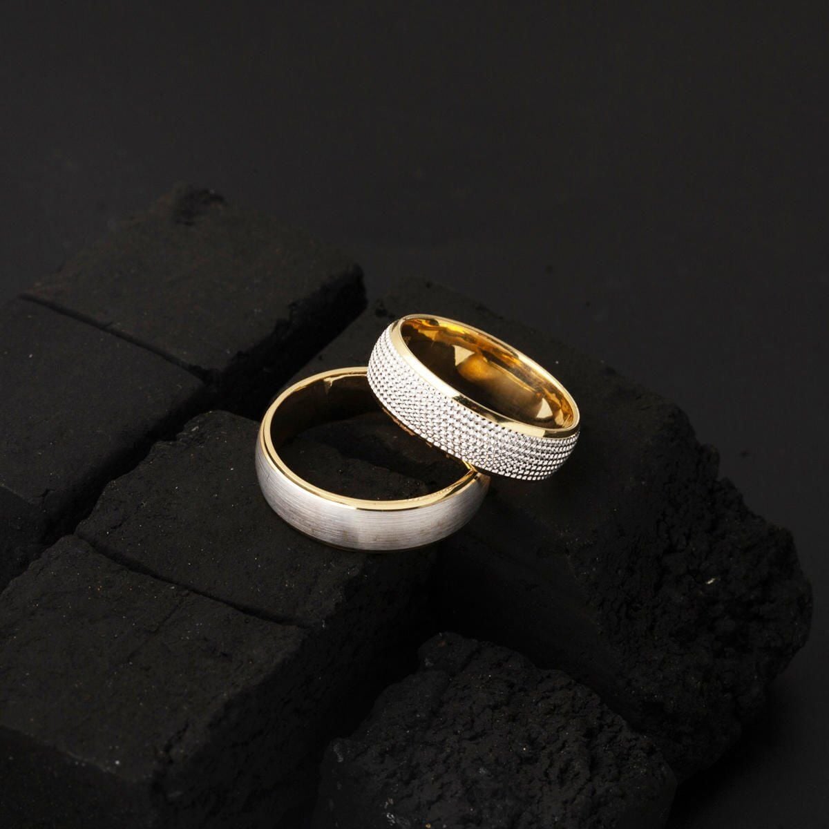 14K Yellow Gold Two-Tone Men's Wedding Band Ring (4 g)