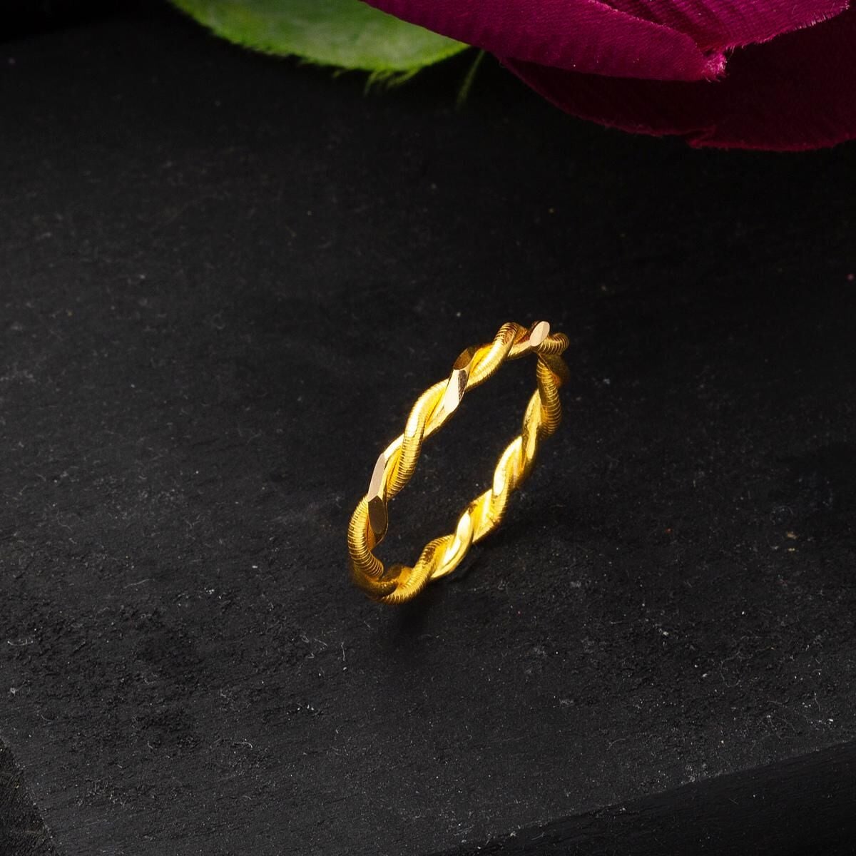 22K Yellow Gold Double Twisted Ring (3.57 g)