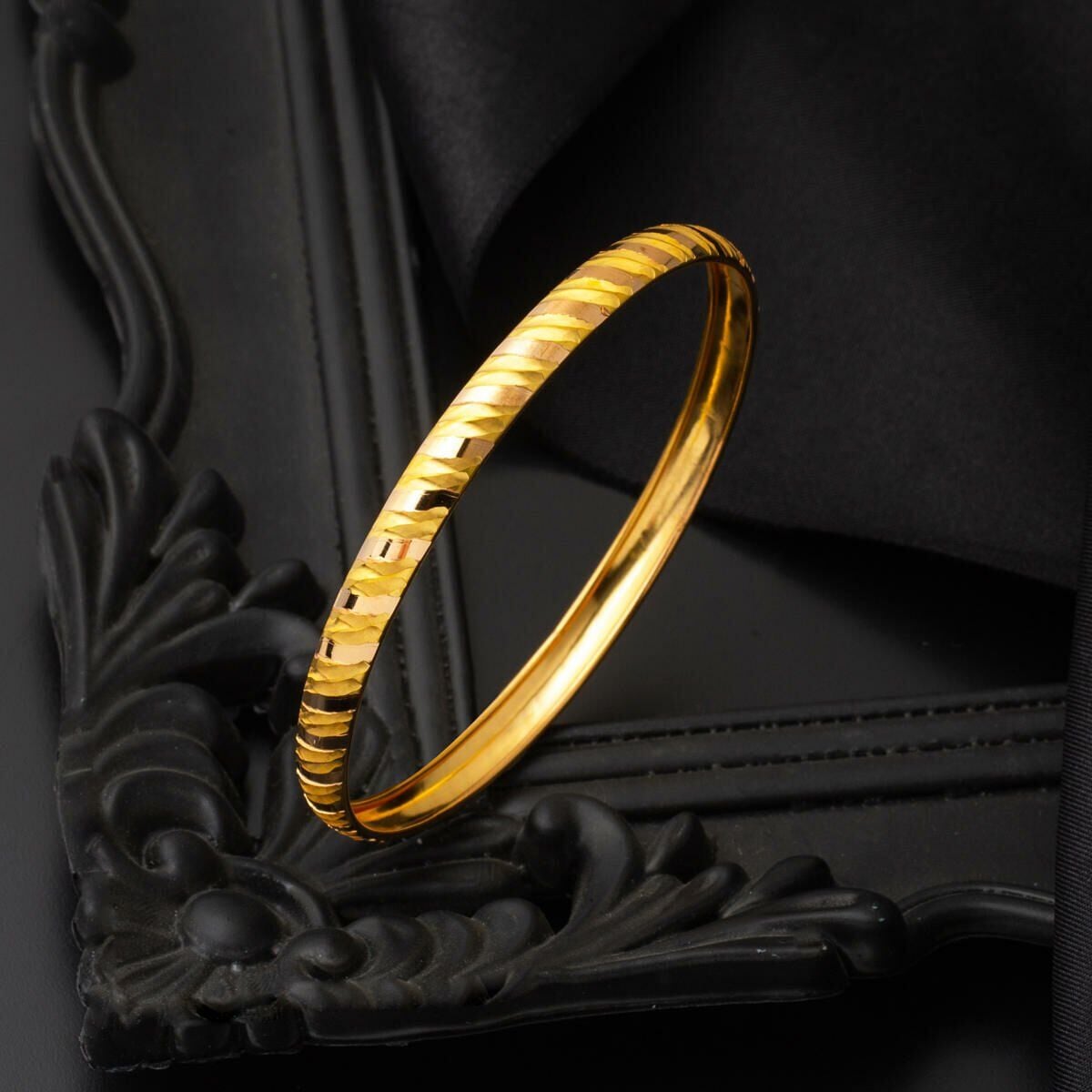 22K Yellow Gold Insta Gift Bangle