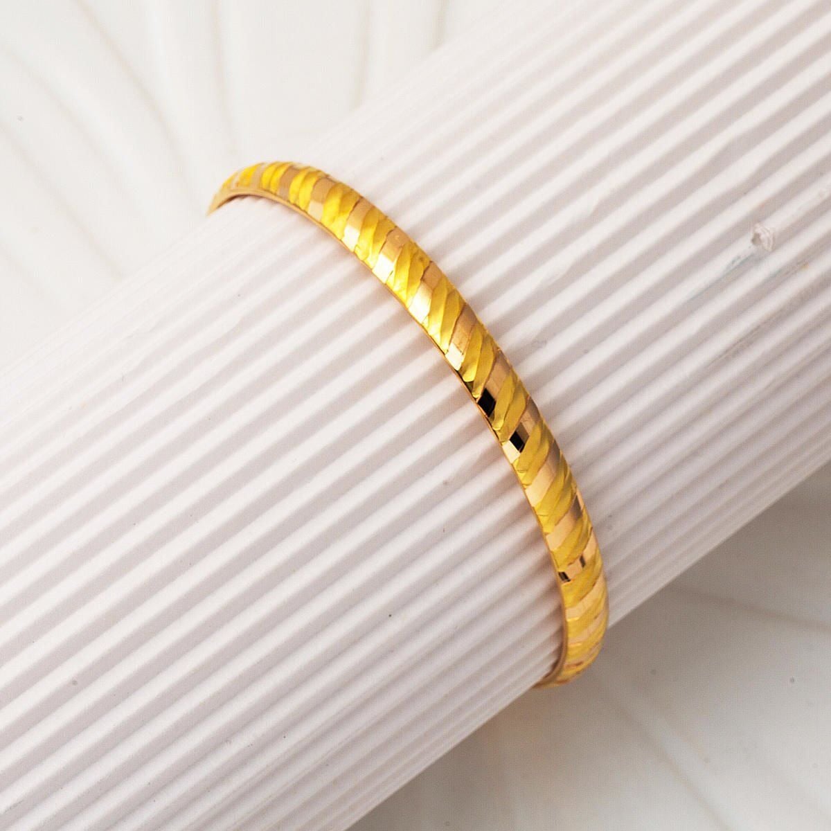 22K Yellow Gold Insta Gift Bangle