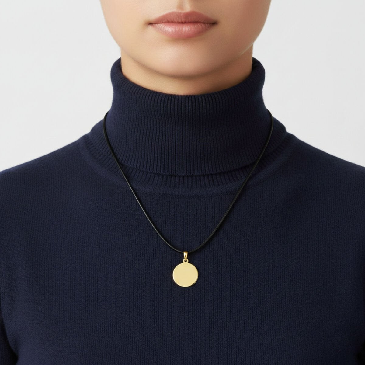 14K Yellow Gold 1.5 cm Diameter Plate Pendant
