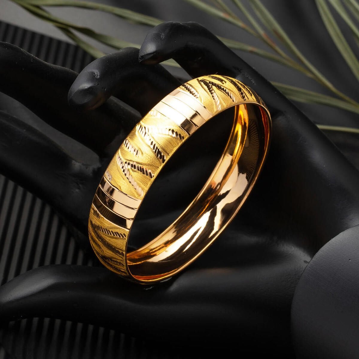22K Yellow Gold Investment Engraved Bangle
