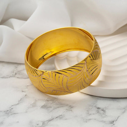 14K Yellow Gold Oyster Extra Wide Bangle