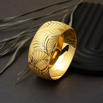 14K Yellow Gold Oyster Extra Wide Bangle