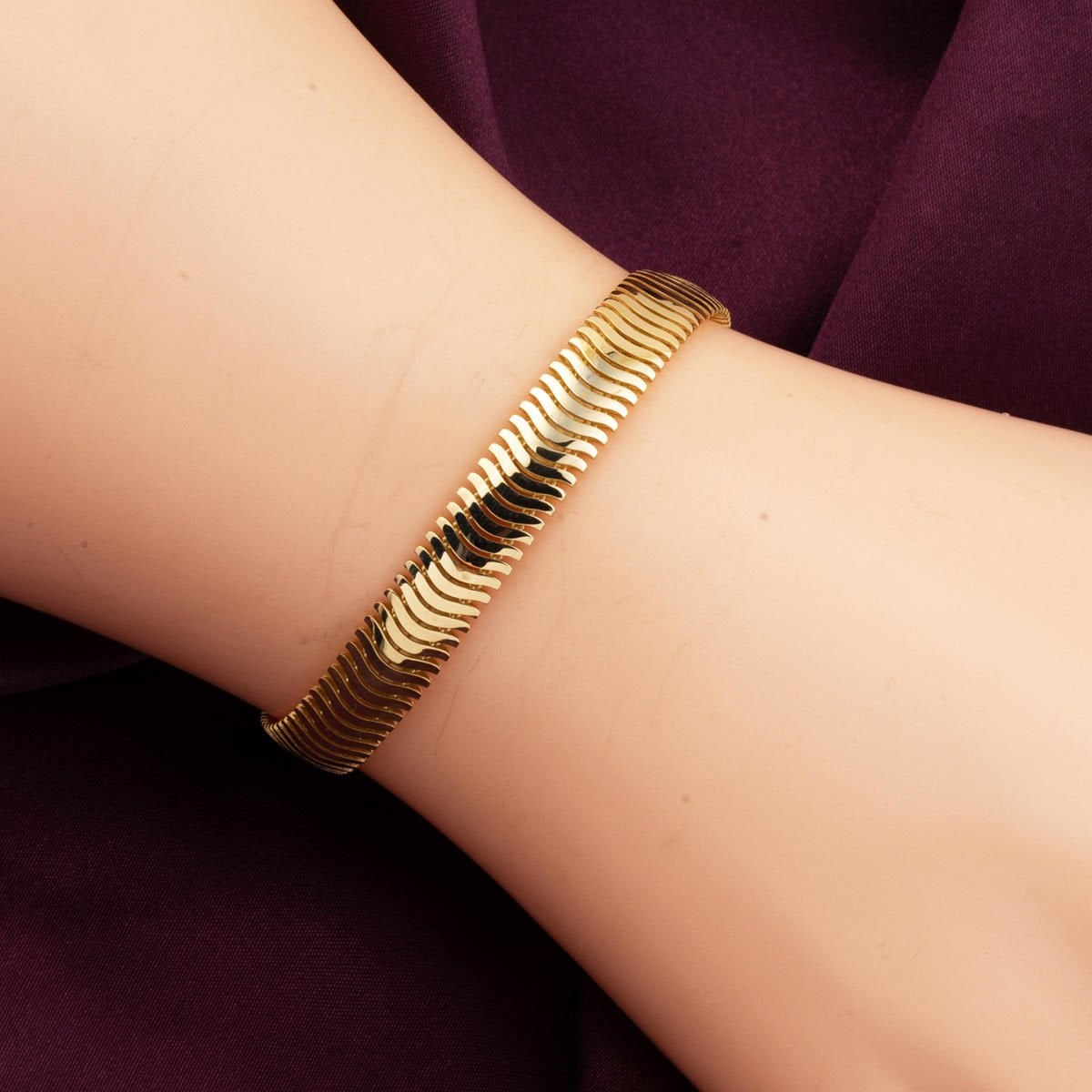 14K Yellow Gold Italian Thick Herringbone Bracelet