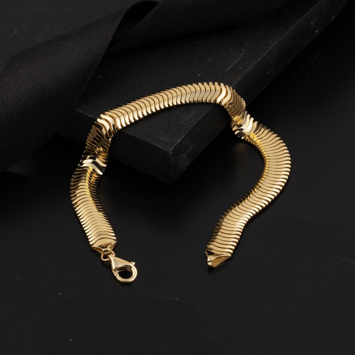 14K Yellow Gold Italian Thick Herringbone Bracelet
