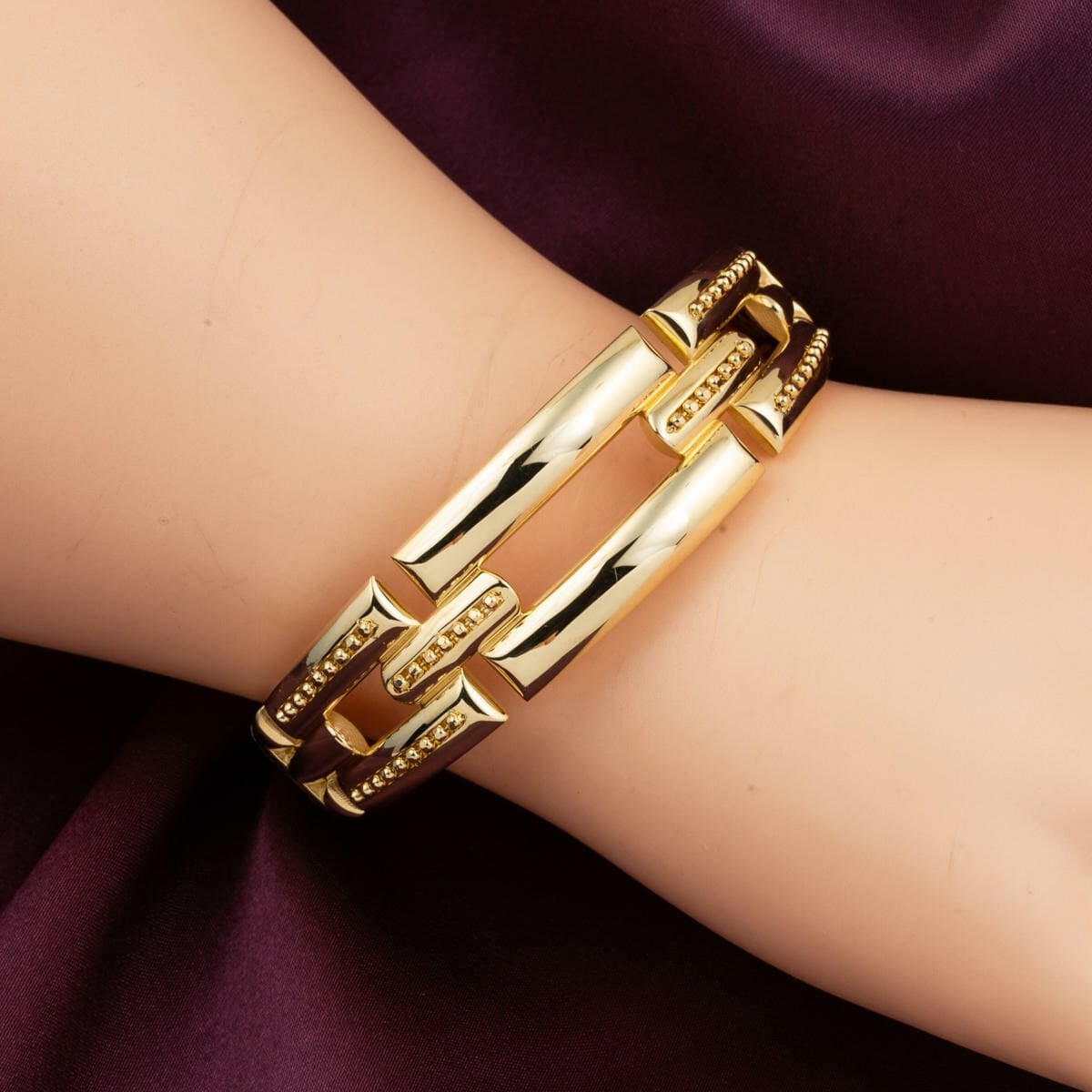 14K Gold Ribbed Bangle